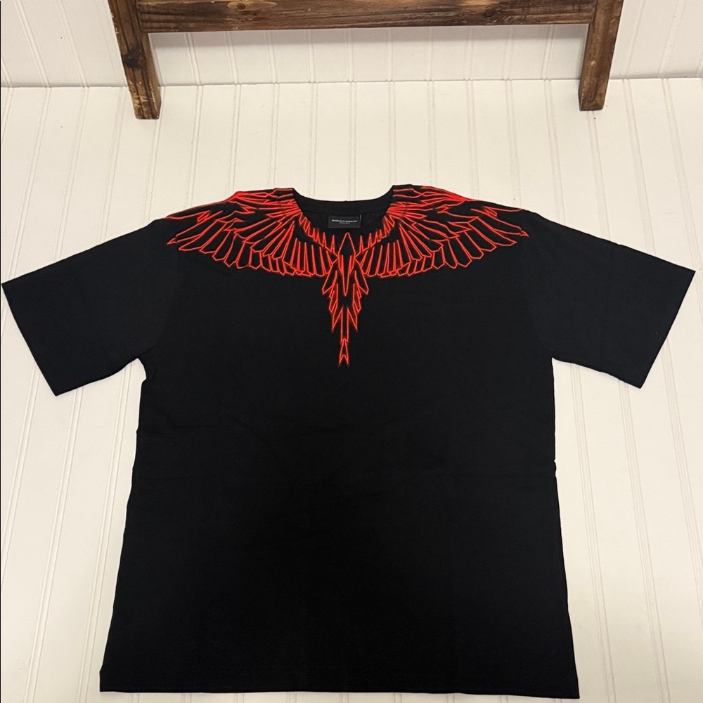 Marcelo Burlon Kids of Milan Black Tee with Red Wing Design Size 10Y